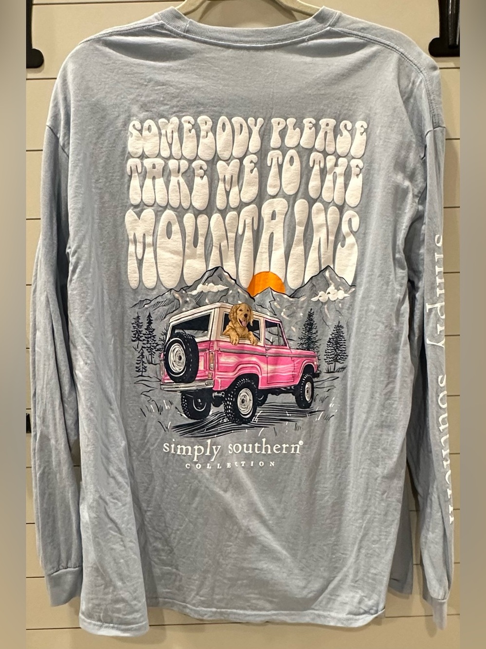 Like New Simply Southern Long Sleeved Take Me to the Mountains Tee Size XL